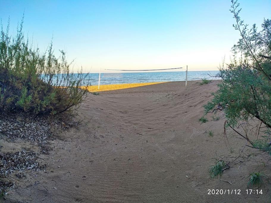 Estupendo Apartamento En Primera Linea De Playa Y Con Vistas Al Mar Denia Exterior photo